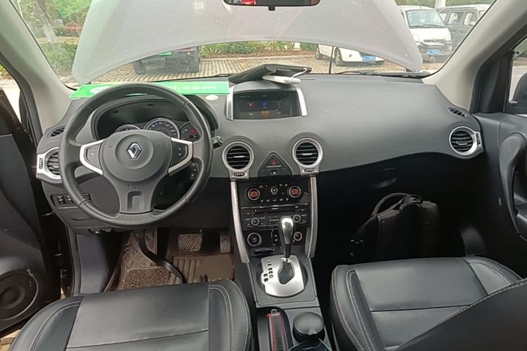 Used Renault Koleos 2015 2.0L Two-Wheel Drive Fashion Edition Center Console