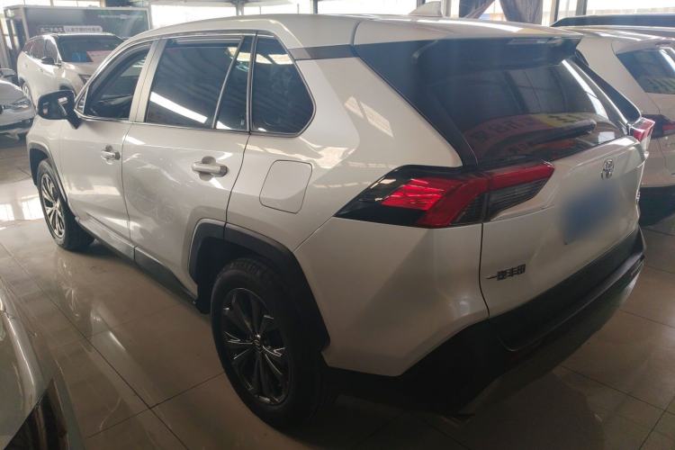 Used Toyota RAV4 2023 2.0L CVT Two-Wheel Drive Fashion Edition
