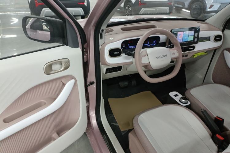 Used Geely Galaxy Panda 2025 210 km – Yuanqi Bear Interior 3