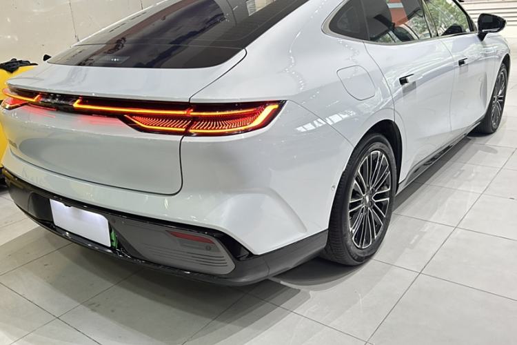 Used Geely Galaxy Galaxy 8 2025 130km EM-i Deluxe Edition
