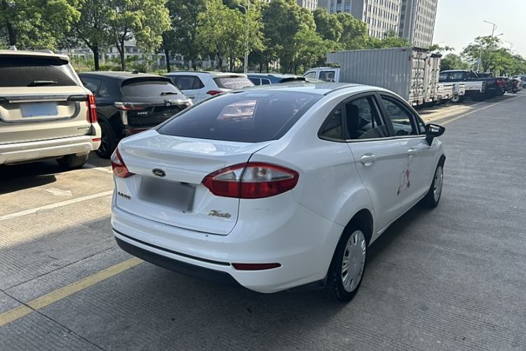 Used Ford Fiesta 2013 Sedan 1.5L Manual Fashion Edition