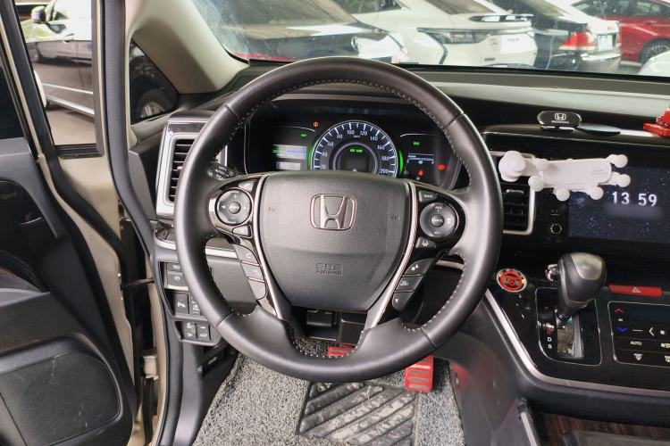 Used Honda Elysion 2019 2.0L Hybrid Luxury Edition Steering Wheel