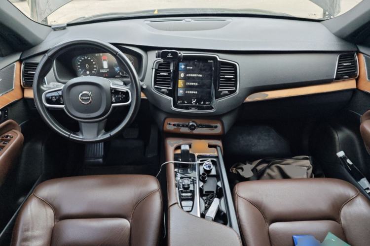 Used Volvo XC90 2021 B6 Zhiyi Luxury Edition 7-Seater Center Console
