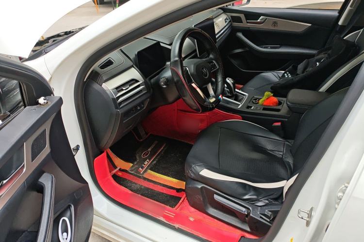 Used BYD Qin Pro 2019 Super Edition 1.5TI Automatic Smart Connect FENGSHANG Model China VI Standard