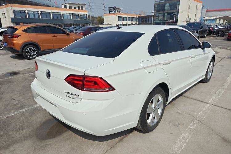 Used Volkswagen Lamando 2015 230TSI DSG Fashion Edition