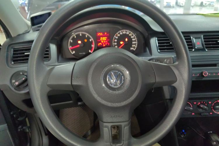 Used Volkswagen Santana 2013 1.6L Automatic Fashion Edition Steering Wheel