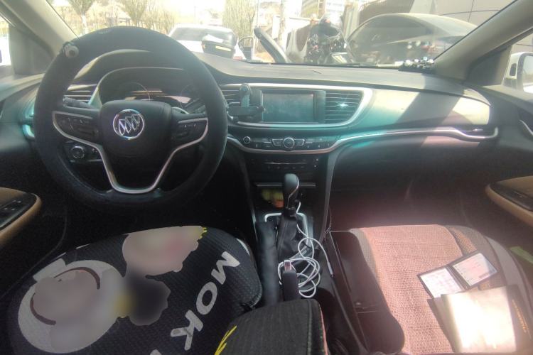 Used Buick GT 2018 18T Automatic Flagship Model Center Console