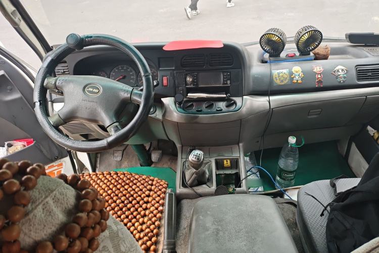 Used Jinbei Hiace 2011 2.0L 5th Generation Kuaiyunwang Standard Version 4G19 Center Console