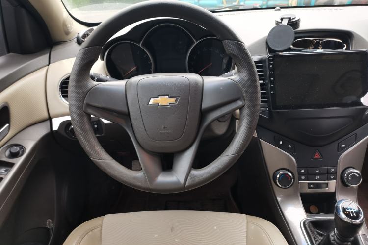 Used Chevrolet Cruze 2015 1.5L Classic SE MT
