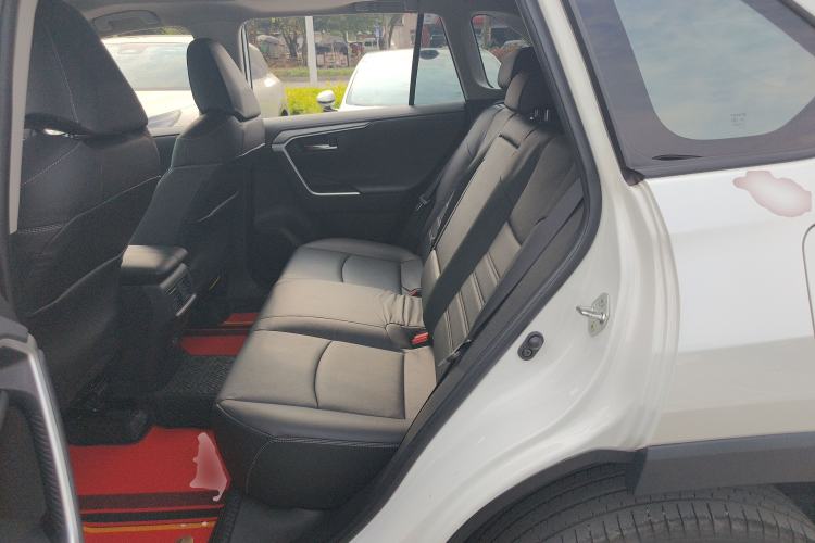 Used Toyota RAV4 2021 2.0L CVT Two-Wheel Drive Fashion PLUS Edition Left Rear Seat