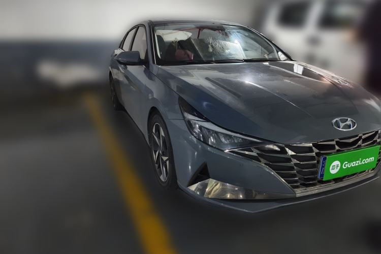 Used Hyundai Elantra 2022 1.5L CVT LUX Prestige Edition Front Right 45 Deg