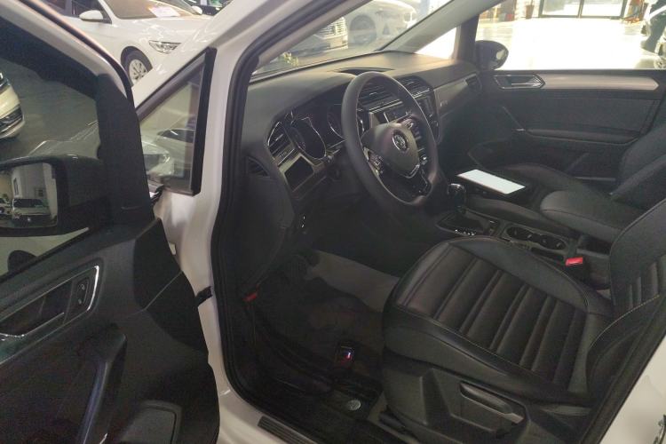 Used Volkswagen Touran 2018 Volkswagen Touran L 280TSI DSG Comfort Edition 7 Seats China VI Standard