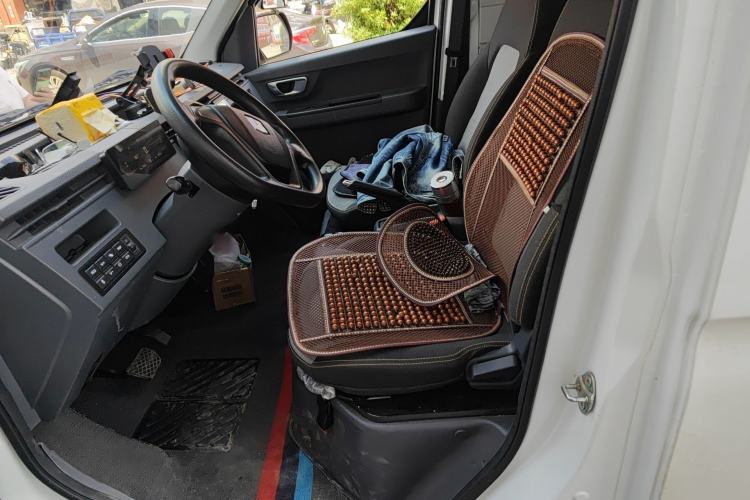 Used Farizon Xingxiang V 2023 V6E Guoxuan Hi-Tech 38.7 kWh Value Edition Left Front Seat