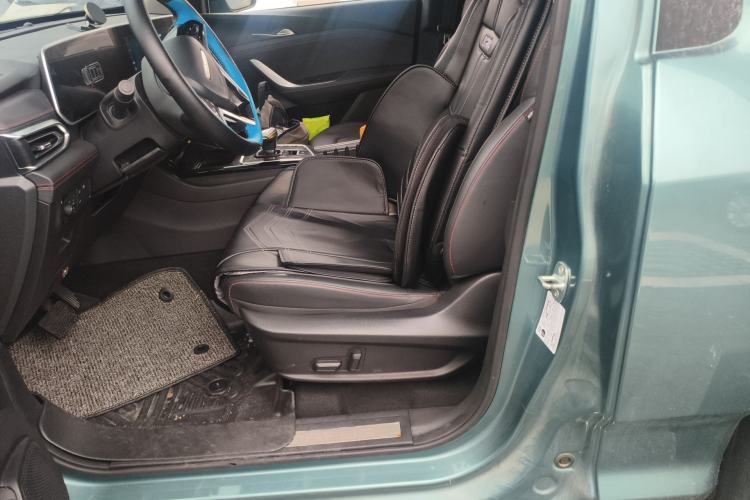 Used SAIC MAXUS T90 RV 2022 2.0T Explorer T90 Zongheng Hao Yue White Left Front Seat