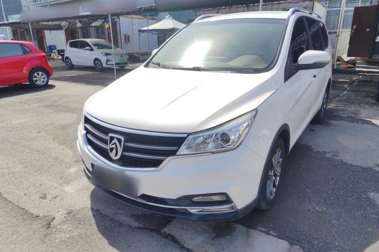 Used Baojun 730 2017 1.5T Manual Fashion Version 7 Seats China V Emission Standard