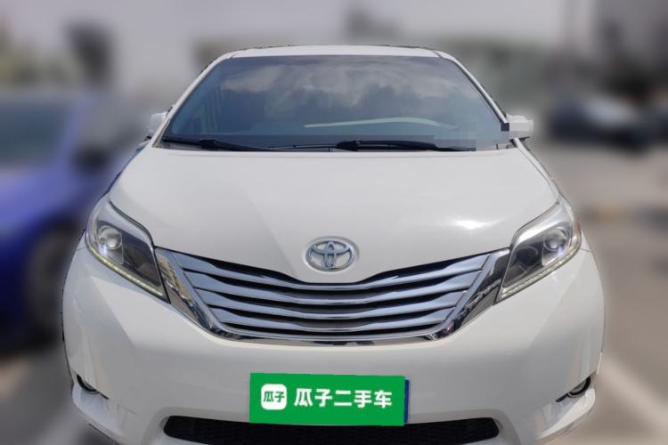 Used Toyota SIENNA 2017 3.5L Four-Wheel Drive LE Trim 7 Seats – U.S. Specification
