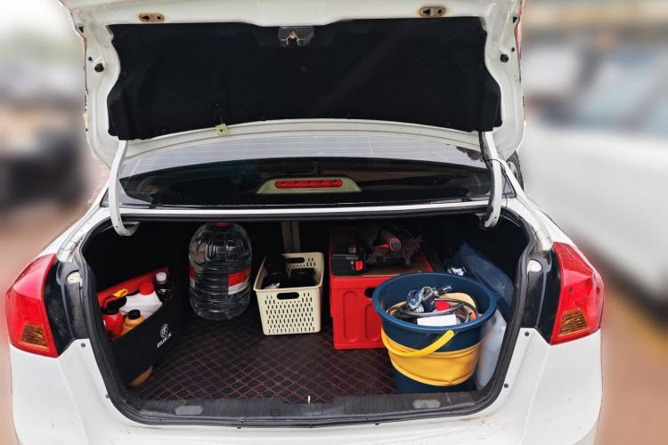 Used Buick Excelle 2015 1.5L Manual Classic Trim Trunk