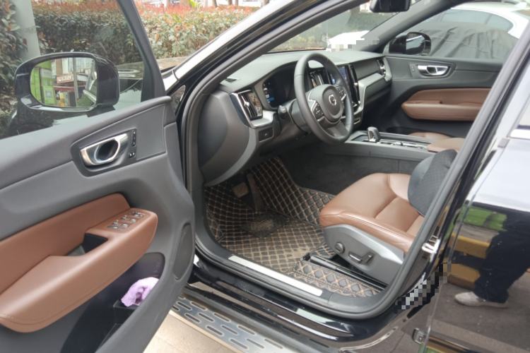 Used Volvo XC60 2024 B5 4x4 Smart Luxury Edition