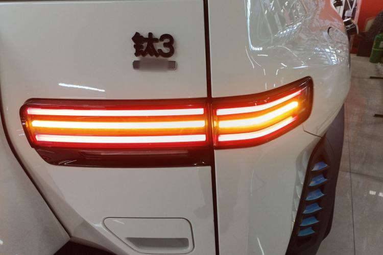 Used Formula Leopard Titanium 3 2025 501 km All-Wheel Drive Intelligent Driving Max Edition