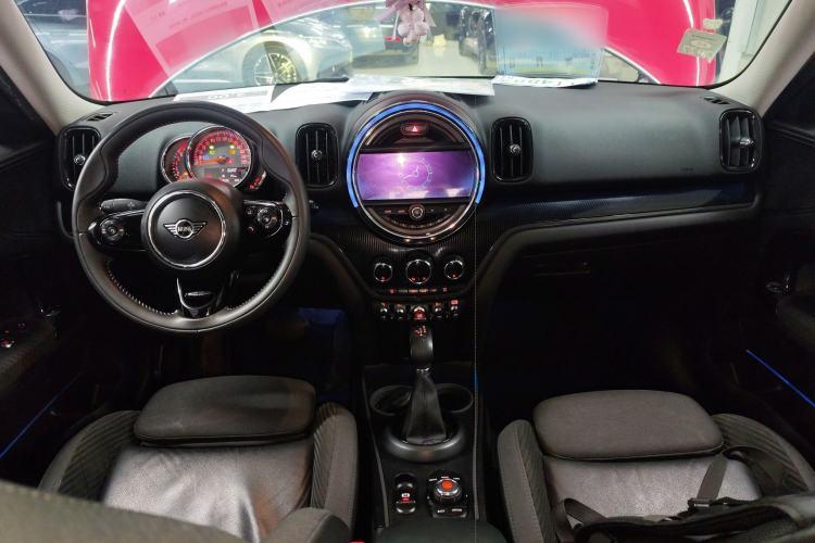 Used MINI Countryman 2018 1.5T COOPER Artist Center Console