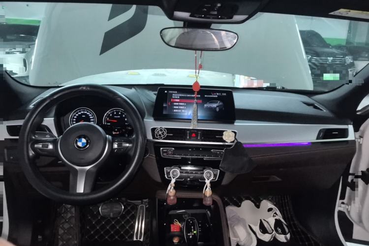 Ojetý BMW X2 2021 Restyled sDrive25i Midnight Edition