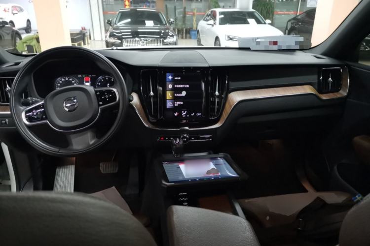 Used Volvo XC60 2021 T5 4x4 Smart Luxury Edition