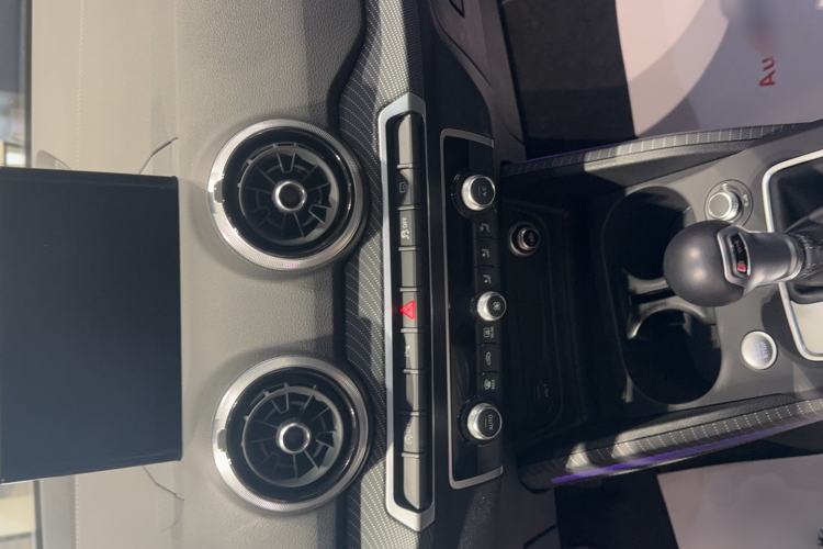 Used Audi Q2L 2023 35TFSI Fashionable and Elegant Model
