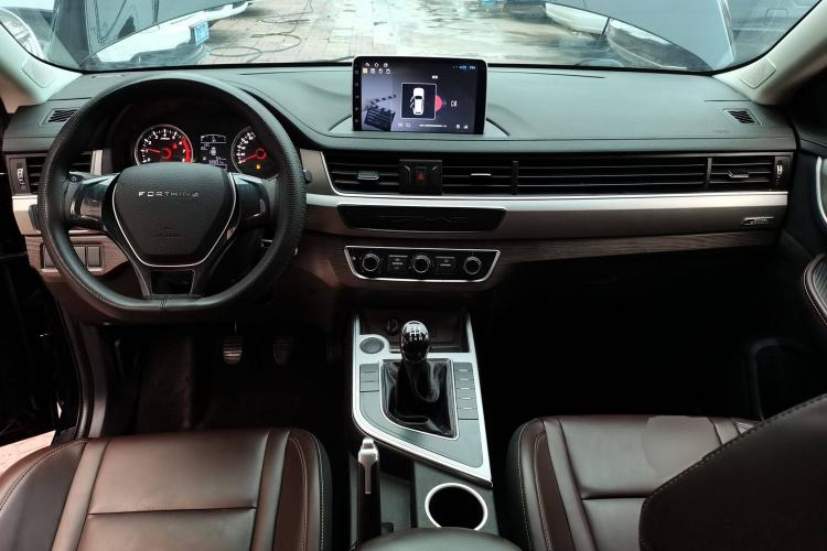 Used FORTHING T5 2022 Grand Edition 1.6L Manual Dream-Chasing Five-Seat Model
