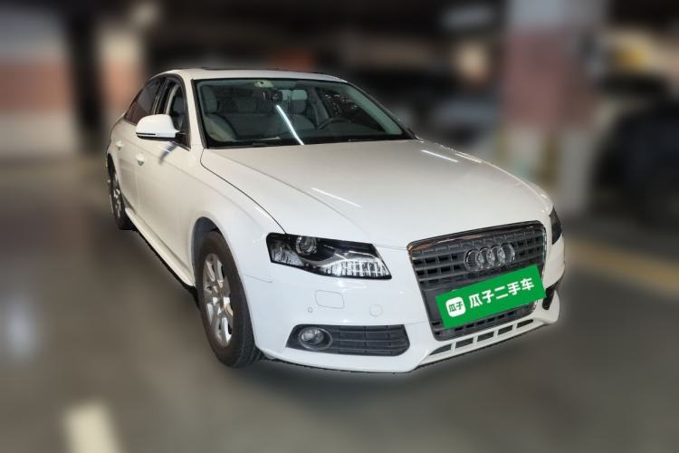 Used Audi A4L 2012 2.0 TFSI automatic Comfort trim level Front Right 45 Deg