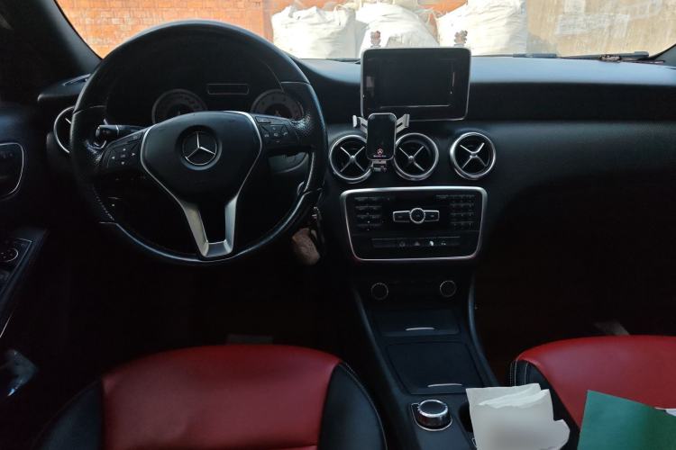 Used Mercedes-Benz A-Class 2015 A 200 Fashion Model
