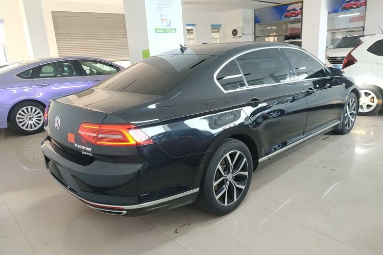 Used Volkswagen Magotan 2017 330TSI DSG Luxury Model
