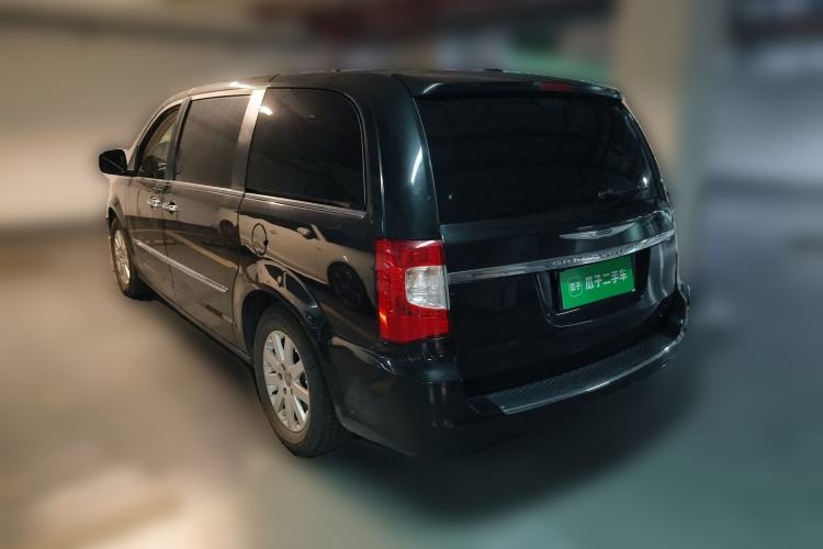 Used Chrysler Grand Voyager 2014 3.6L Comfort Edition Rear Left 45 Deg
