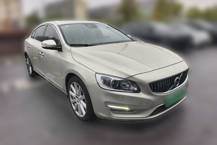 Used Volvo S60 New Energy 2018 S60L E-Drive Hybrid T6 Progressive Edition Front Right 45 Deg