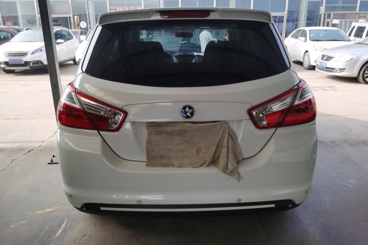 Used Venucia R50 2015 1.6L Automatic Fashion Edition
