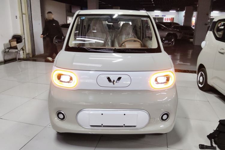 Used Wuling Hongguang MINIEV 2024 3rd Generation 215km Youth Edition Front