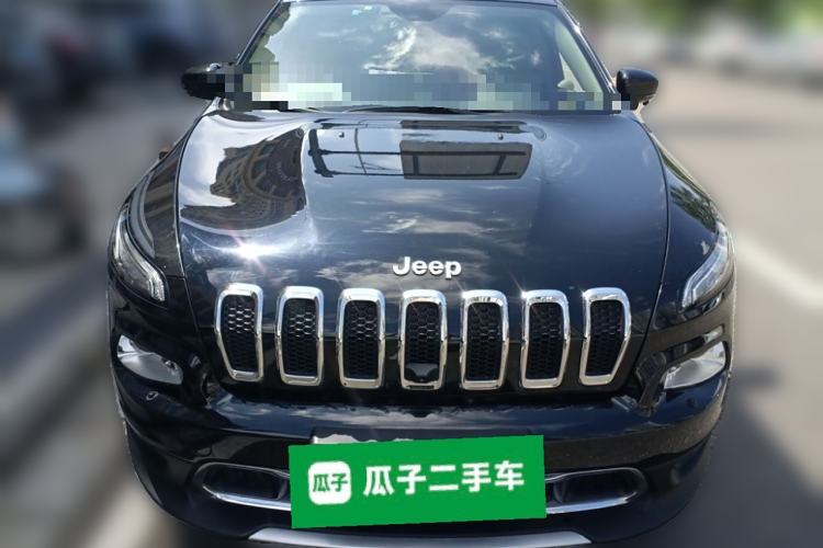 Used Jeep Cherokee 2020 2.0L Two-Wheel Drive Classic Sports Edition Front