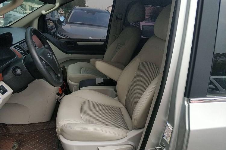 Used SAIC MAXUS G10 2016 2.0T Automatic Elite Edition
