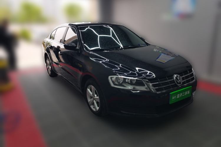 Used Volkswagen Lavida 2015 1.6L Automatic Fashion Edition Front Right 45 Deg