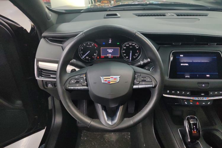 Used Cadillac XT4 2023 28T Two-Wheel-Drive Luxury Version