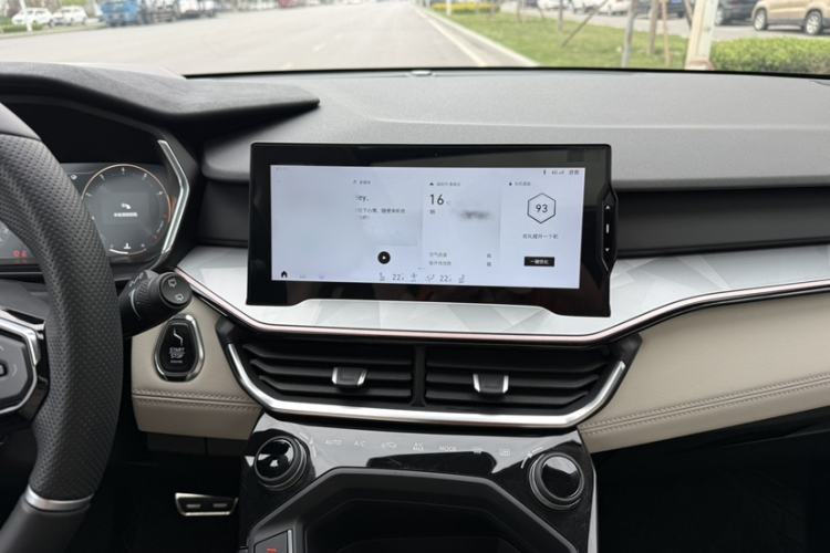 Used Lynk & Co 06 2021 1.5T Shero Pink Special Edition Interior 3