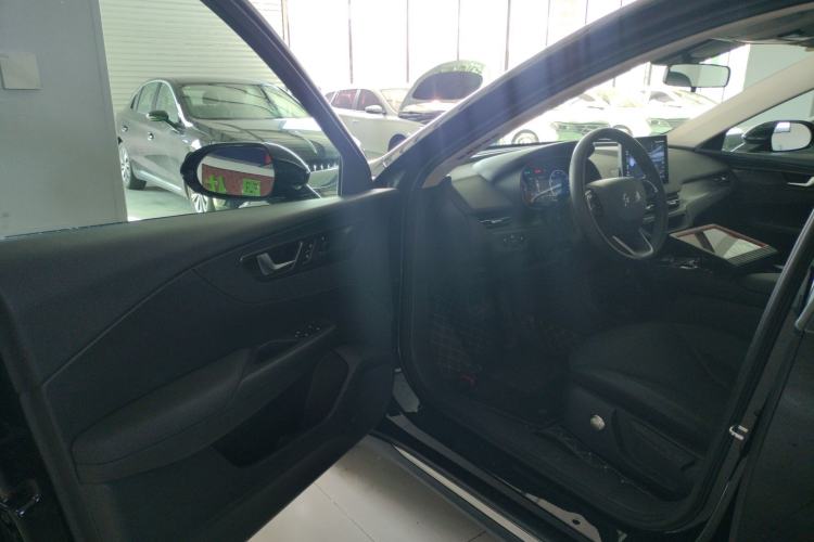 Used Hongqi E-QM5 2022 431 km Charge & Enjoy Edition