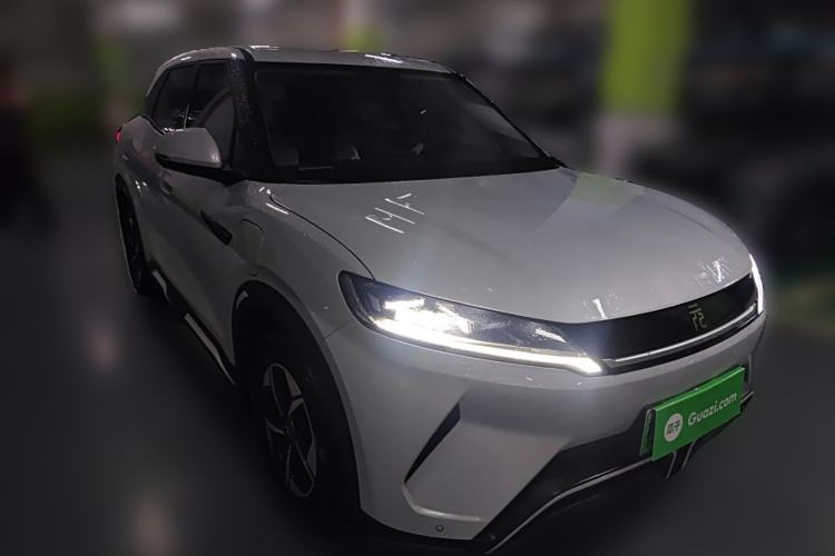 Used BYD Yuan UP 2024 401KM Leading Edition Front Right 45 Deg