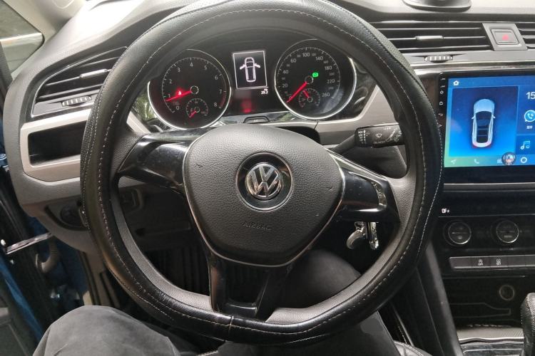 Used Volkswagen Touran 2016 Volkswagen Touran L 280TSI DSG Comfort Edition
