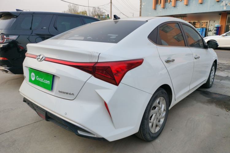 Used Hyundai Verna (new generation) 2020 1.4L Manual GLS Cool Edition Rear Right 45 Deg