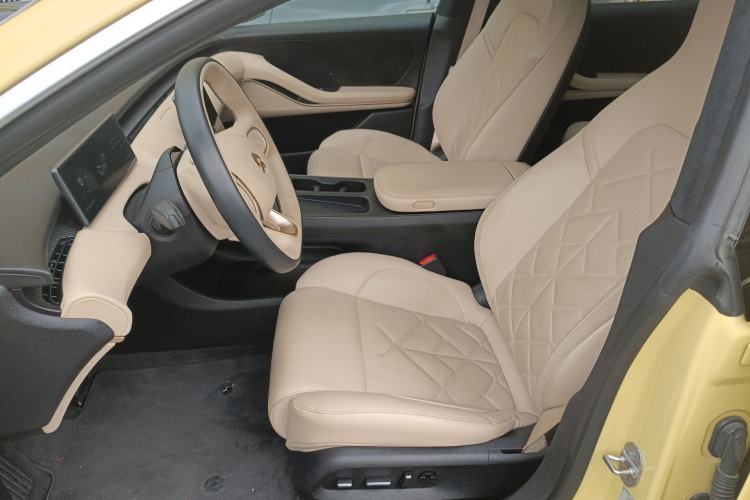 Used Nio ET5 2022 75 kWh Left Front Seat