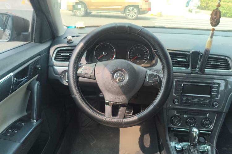 Used Volkswagen Cross Lavida 2014 1.6L Automatic Steering Wheel
