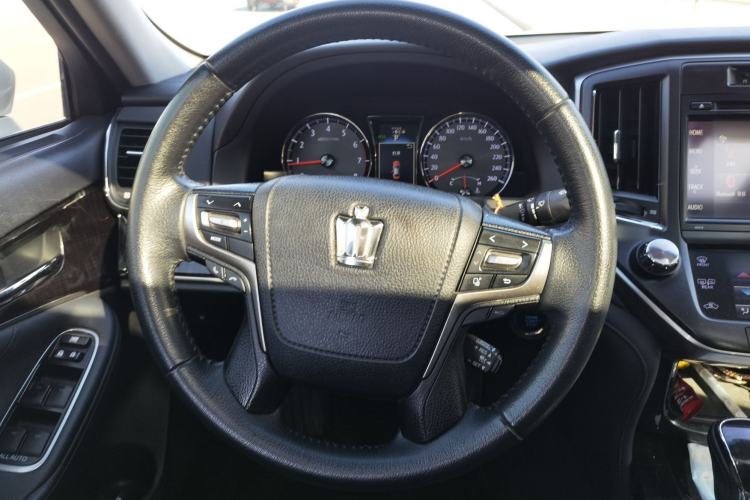 Used Toyota Crown 2015 2.0T Fashion Edition
