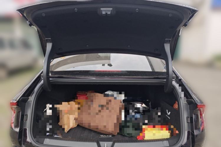 Used Wuling Xingguang 2023 70 Standard Edition Trunk