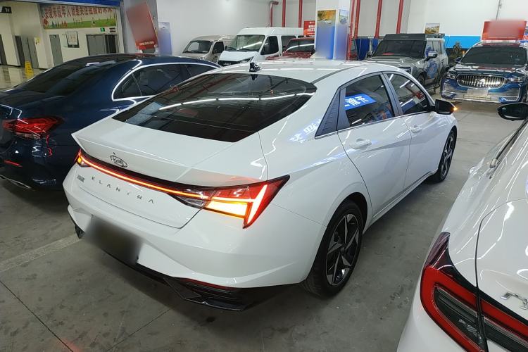 Used Hyundai Elantra 2022 1.5L CVT LUX Prestige Edition
