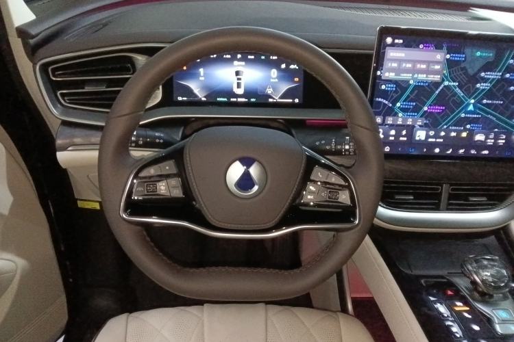 Used Denza D9 2024 DM-i 980 Four-Wheel Drive Prestige Model Steering Wheel